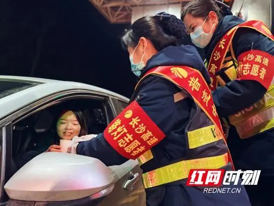 高速服务区大变样!停车更便、服务更暖