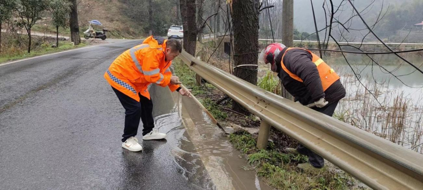 高速服务区大变样!停车更便、服务更暖