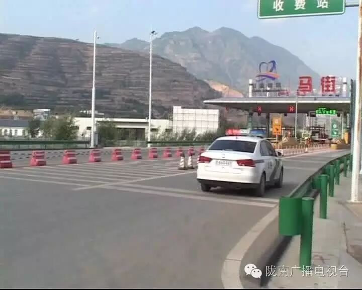 高速公路交通标志图解大全,一看就懂的安全行车指南