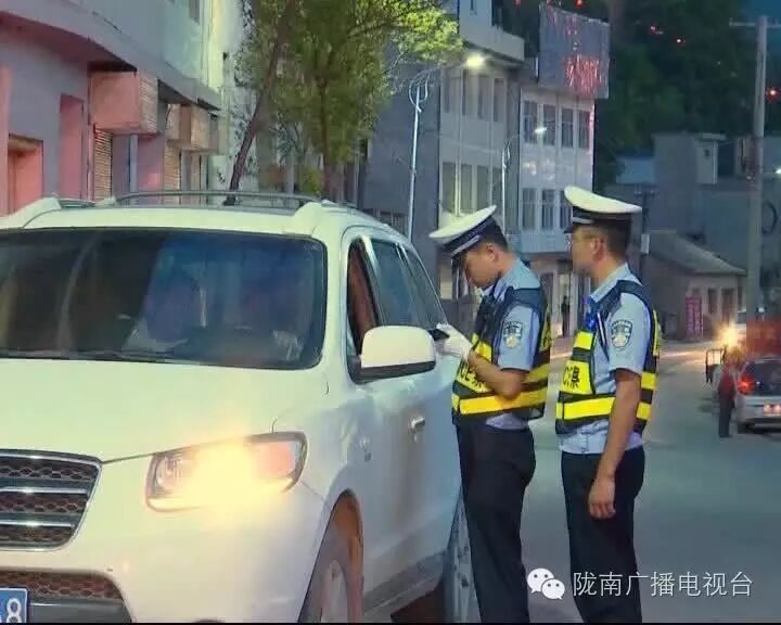 高速公路交通标志图解大全,一看就懂的安全行车指南