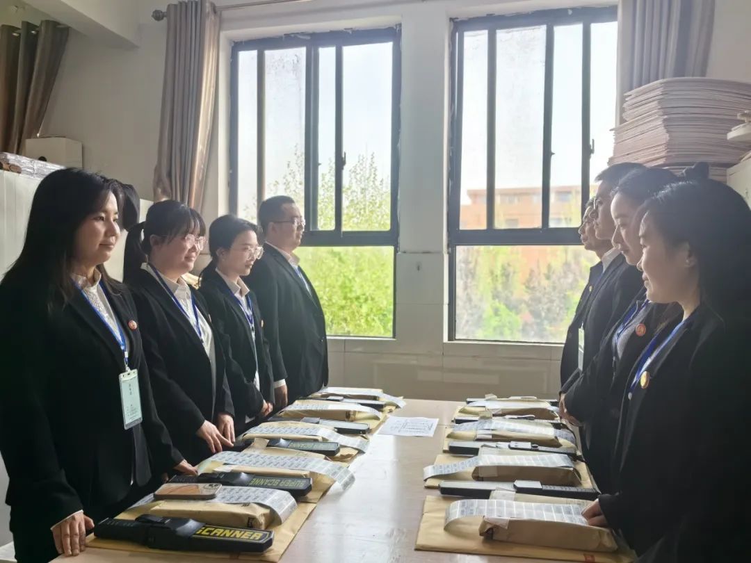 汉梁中学等校开启高考‘无声入场’模拟演练,助力学子适应考场