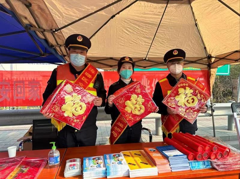 春运首日海曙区多举措保障交通,严查违规行为守护旅客权益