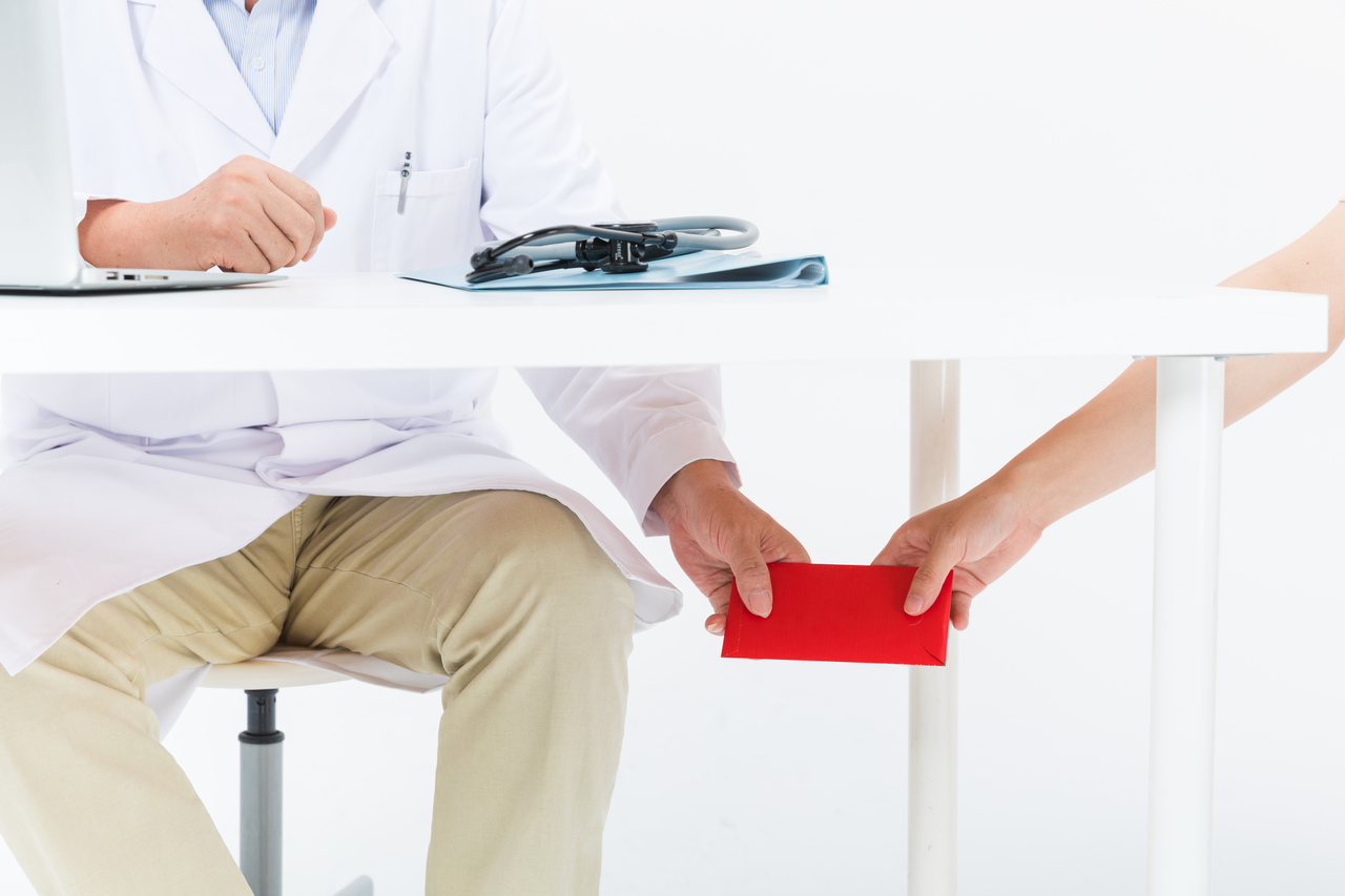 疫情期间故意传播传染病如何判刑?疫情期间刑事案件咋办?