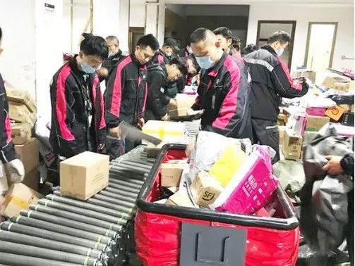 宜昌辟谣:春节快递不停运,朋友圈热传的停运表系谣言