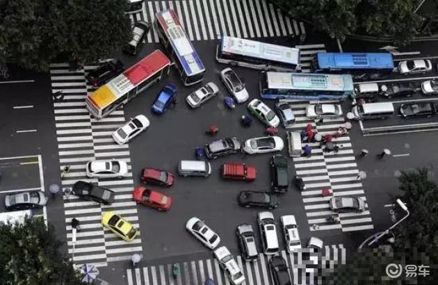 开车易违章?这些高发时段和规则,老司机也得记好