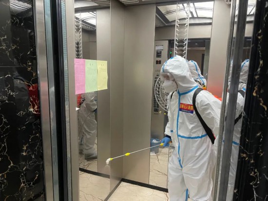 吉林疫情严峻,消防救援队伍奋战抗疫一线守护群众安全