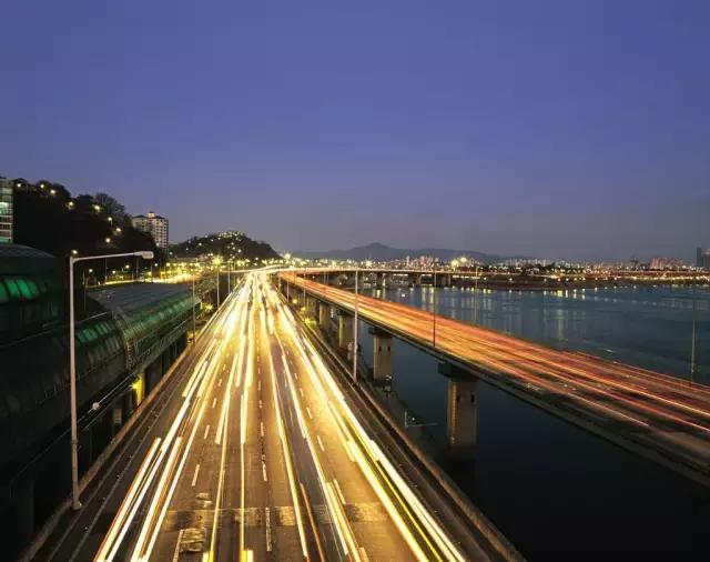 国内高速公路为何限速120Km/h ,提高限速面临哪些问题?