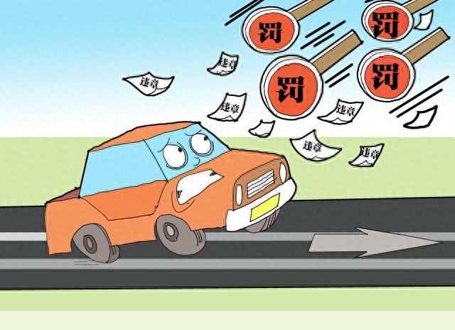 右转压实线也算违章！这5种隐形陷阱老司机也常中招