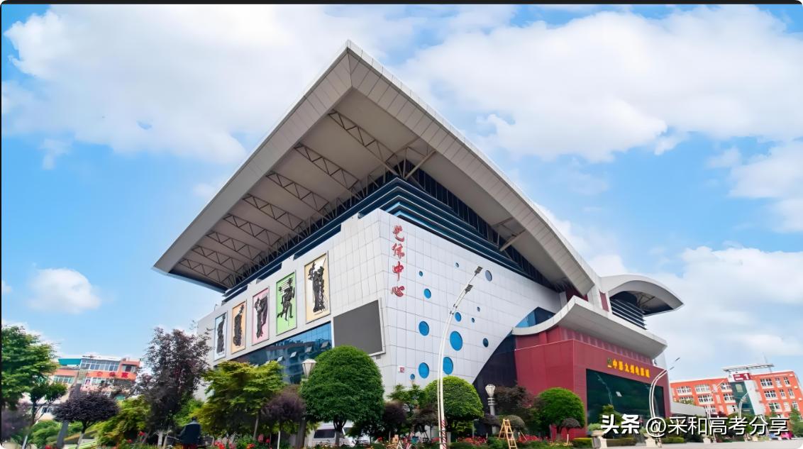 高考艺术生注意:民办本科学费1.5万起,最贵近8万